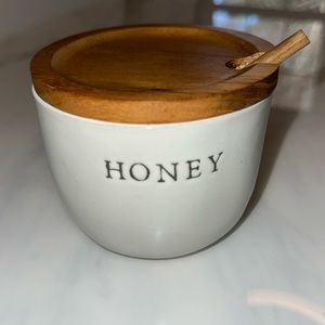 Honey pot with dipper